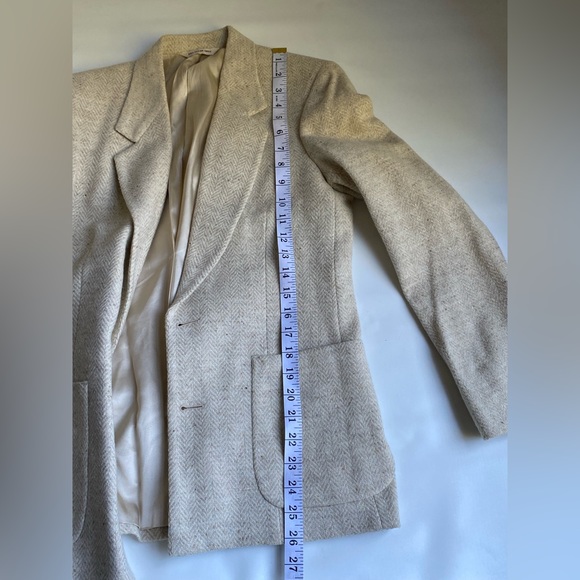 Vintage 100% pure wool Set light beige blazer with matching skirt vintage - Picture 6 of 16
